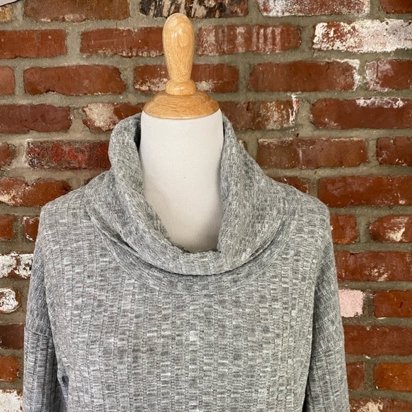 BP Cozy Gray Ribbed Mock Neck
Sweater NWT Size Large - Picture 5 of 7
